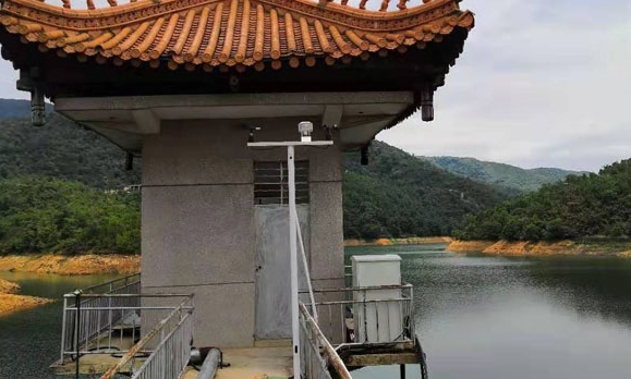 云南曲靖市水庫氣象水質(zhì)環(huán)境綜合監(jiān)測系統(tǒng)